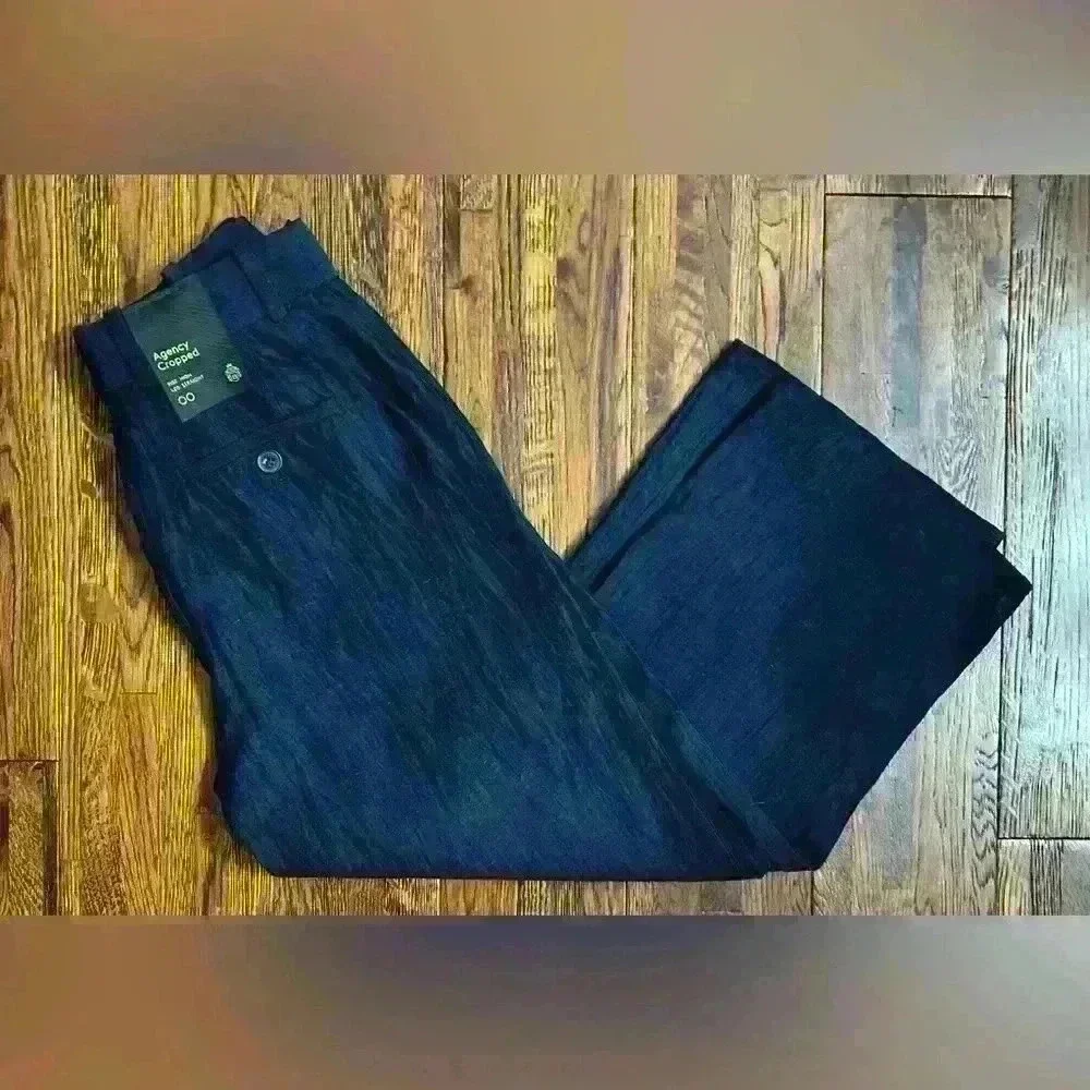 ARITZIA BABATON The Agency Crepe Cropped Pant in Navy